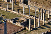 Volterra - Zona archeologica con i resti del teatro e del foro romano.